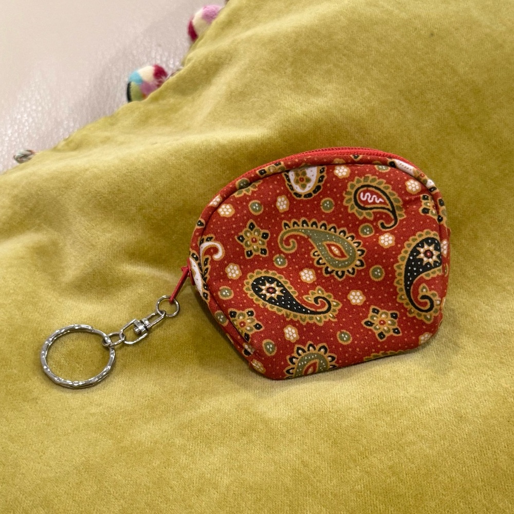 Beautiful coin purse with secure zip and keychain